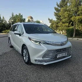 Toyota Sienna 2023