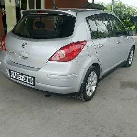 Nissan Versa 2010