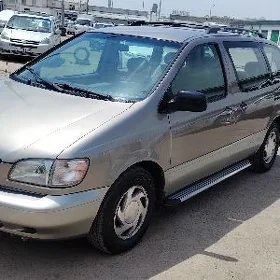 Toyota Sienna 1999