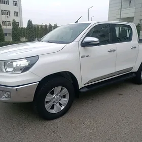 Toyota Hilux 2016