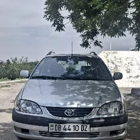 Toyota Avensis 2002