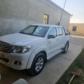 Toyota Hilux 2013
