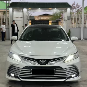 Toyota Camry 2019