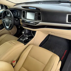 Toyota Highlander 2019