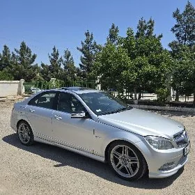 Mercedes-Benz C300 2010
