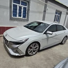 Hyundai Elantra 2022