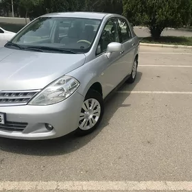 Nissan Tiida 2008