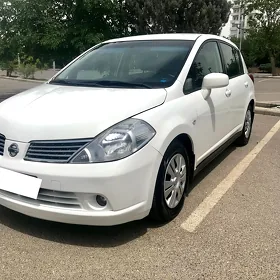 Nissan Tiida 2008