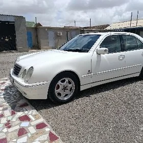 Mercedes-Benz E320 2001