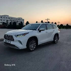 Toyota Highlander 2021