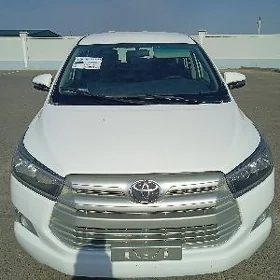 Toyota Innova 2021