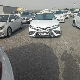 Toyota Camry 2021