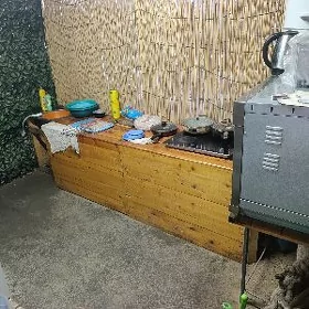 agaç laklanan stol kafe üçin