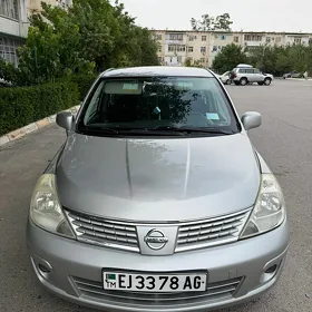 Nissan Versa 2012