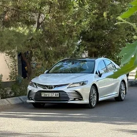 Toyota Camry 2021