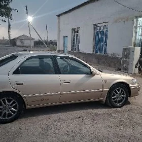 Toyota Camry 1999