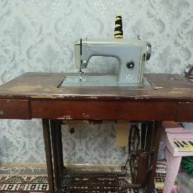 Швейная машинка