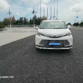 Toyota Sienna 2021