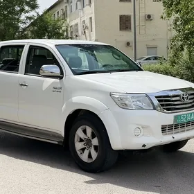 Toyota Hilux 2014