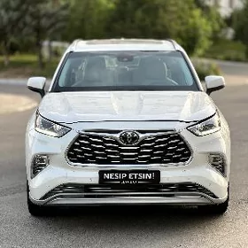 Toyota Highlander 2021