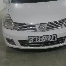 Nissan Versa 2011