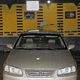 Toyota Camry 2000