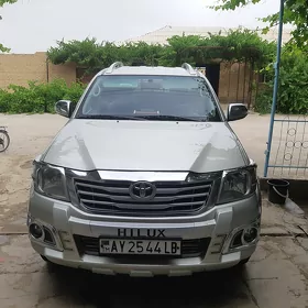 Toyota Hilux 2014