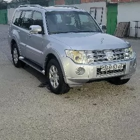 Mitsubishi Pajero 2011