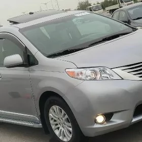 Toyota Sienna 2016