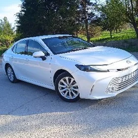 Toyota Camry Hybrid 2025