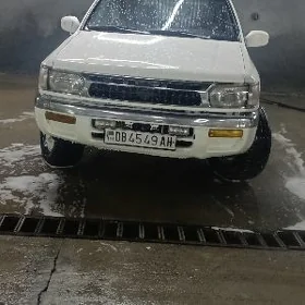 Nissan Pathfinder 1997