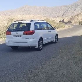 Toyota Sienna 2004