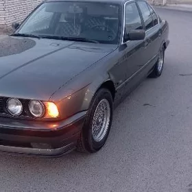 BMW 525 1990