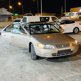 Toyota Camry 1999