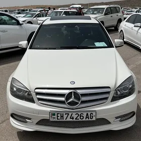 Mercedes-Benz C300 2011