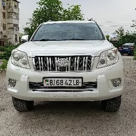 Toyota Land Cruiser Prado 2013