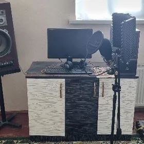 STUDIO