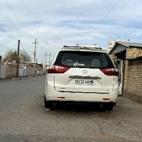 Toyota Sienna 2018