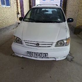 Toyota Sienna 2003