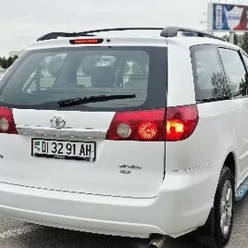 Toyota Sienna 2008