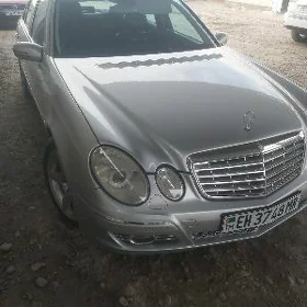 Mercedes-Benz E320 2004