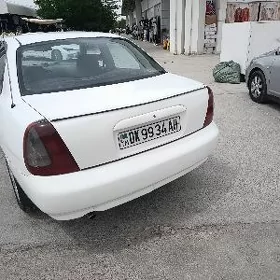 Daewoo Nubira 1999