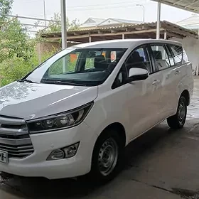 Toyota Innova 2021