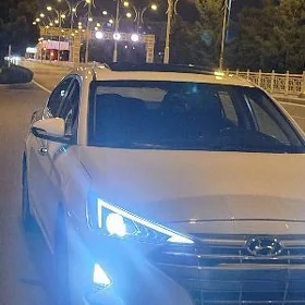 Hyundai Elantra 2020