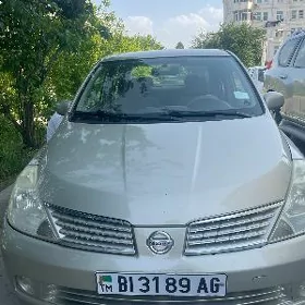 Nissan Tiida 2006