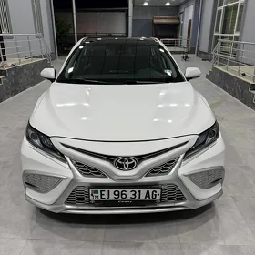 Toyota Camry 2021