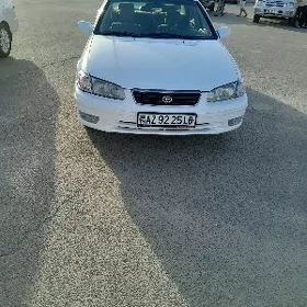 Toyota Camry 2001