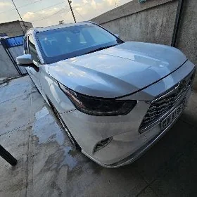 Toyota Highlander 2023