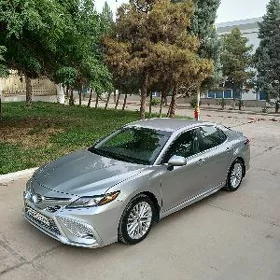 Toyota Camry 2021
