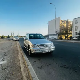 Mercedes-Benz ML500 2002